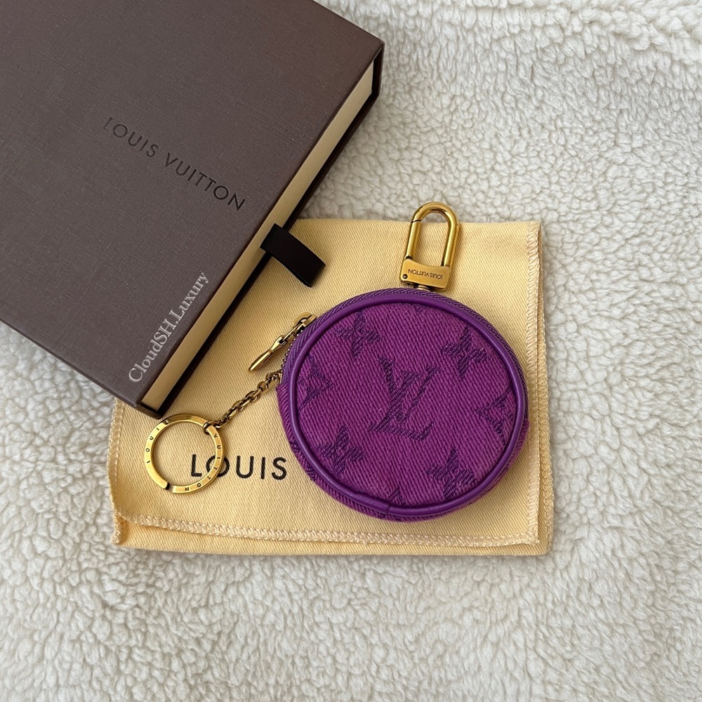 Auth Louis Vuitton Purple Denim Round Coin Key Pouch - Unused - Picture 1 of 8